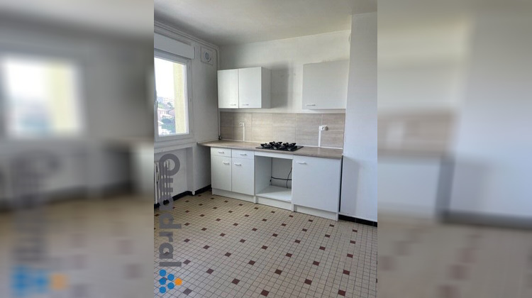 Ma-Cabane - Location Appartement DECINES-CHARPIEU, 66 m²