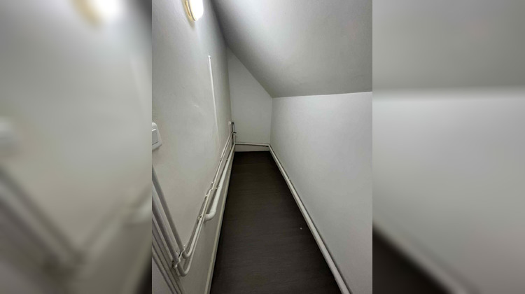 Ma-Cabane - Location Appartement Désertines, 65 m²