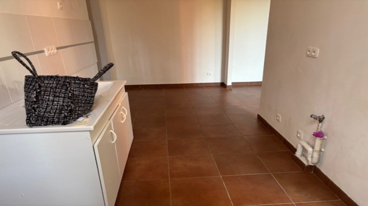 Ma-Cabane - Location Appartement Donzère, 64 m²