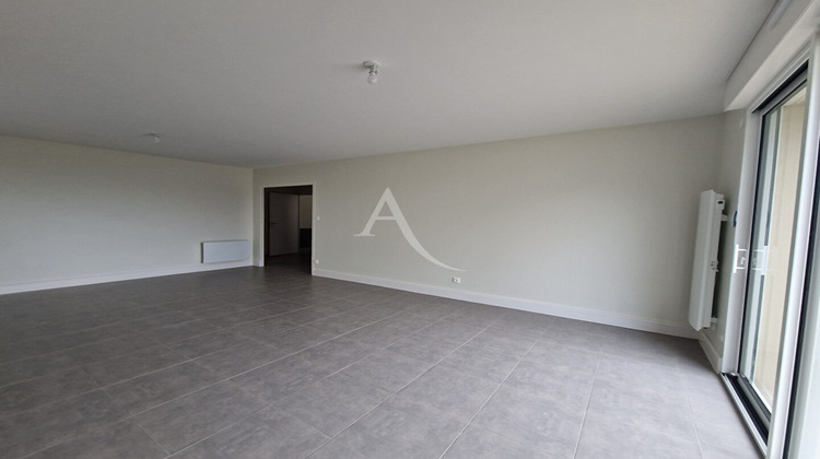 Ma-Cabane - Location Appartement DOUE-LA-FONTAINE, 112 m²