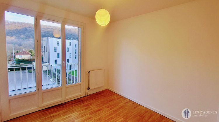 Ma-Cabane - Location Appartement ECHIROLLES, 42 m²