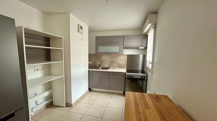 Ma-Cabane - Location Appartement EMERAINVILLE, 43 m²