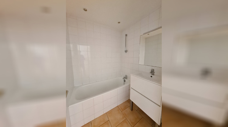 Ma-Cabane - Location Appartement ENGHIEN-LES-BAINS, 35 m²