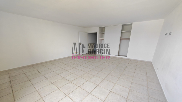 Ma-Cabane - Location Appartement Entraigues-sur-la-Sorgue, 61 m²