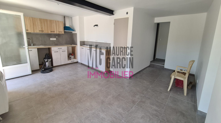 Ma-Cabane - Location Appartement Entraigues-sur-la-Sorgue, 63 m²