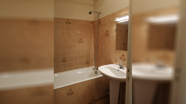 Ma-Cabane - Location Appartement ESPALION, 47 m²