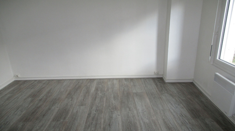 Ma-Cabane - Location Appartement ETAMPES, 17 m²