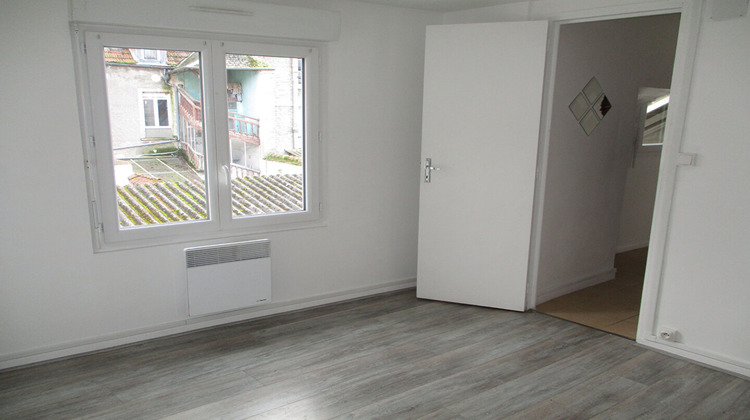 Ma-Cabane - Location Appartement ETAMPES, 17 m²
