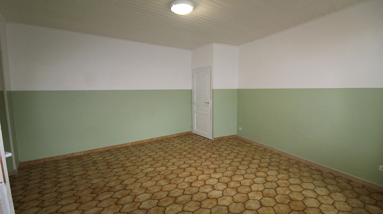 Ma-Cabane - Location Appartement EYGUIERES, 71 m²