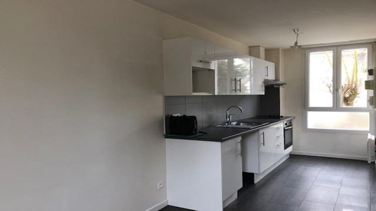 Ma-Cabane - Location Appartement EZANVILLE, 42 m²