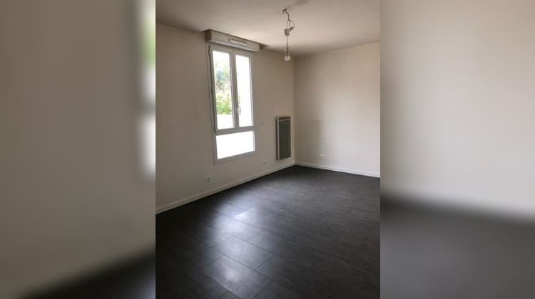 Ma-Cabane - Location Appartement EZANVILLE, 42 m²