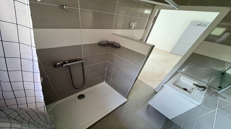 Ma-Cabane - Location Appartement FALICON, 55 m²