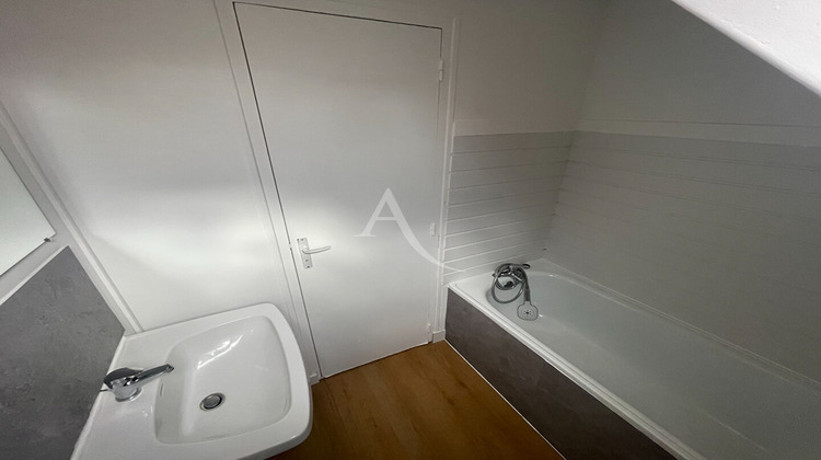 Ma-Cabane - Location Appartement FENEU, 72 m²