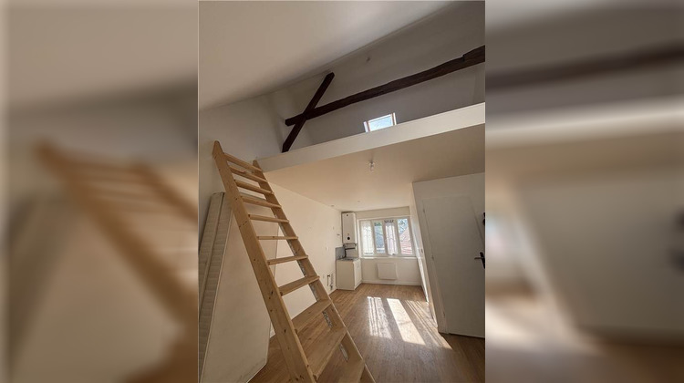 Ma-Cabane - Location Appartement FEROLLES-ATTILLY, 0 m²