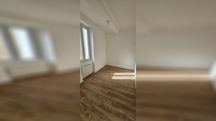 Ma-Cabane - Location Appartement Flassans-sur-Issole, 34 m²