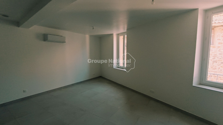 Ma-Cabane - Location Appartement FLASSANS-SUR-ISSOLE, 63 m²