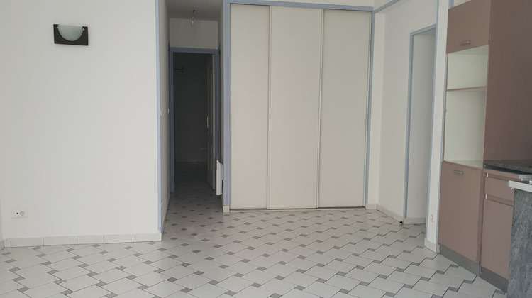 Ma-Cabane - Location Appartement FLASSANS-SUR-ISSOLE, 50 m²