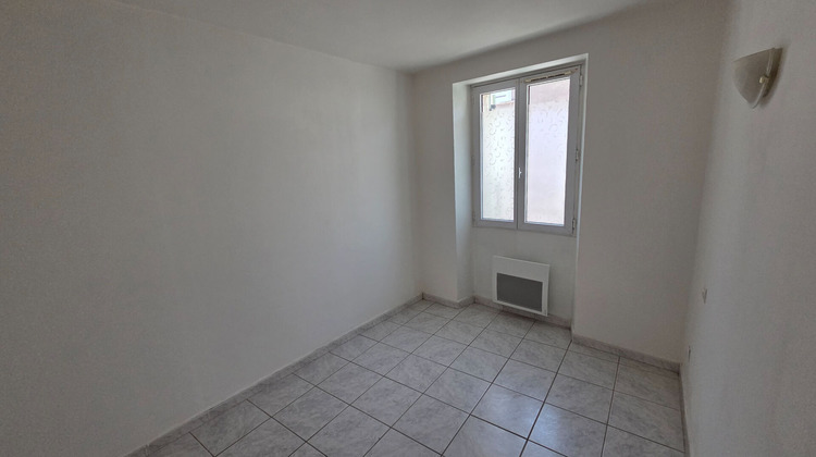 Ma-Cabane - Location Appartement FLASSANS-SUR-ISSOLE, 29 m²
