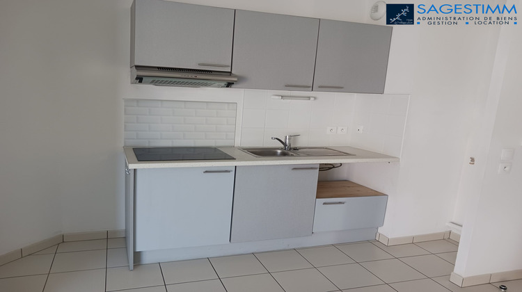 Ma-Cabane - Location Appartement FLEURY-LES-AUBRAIS, 63 m²