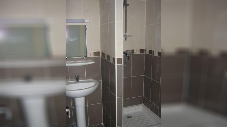Ma-Cabane - Location Appartement FLORENSAC, 57 m²