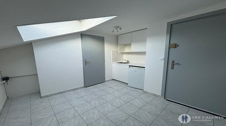 Ma-Cabane - Location Appartement FONTAINE, 16 m²