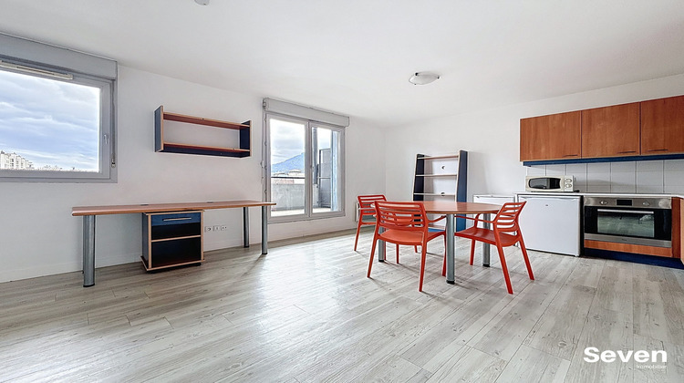 Ma-Cabane - Location Appartement FONTAINE, 56 m²