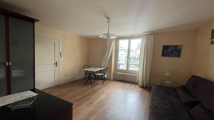 Ma-Cabane - Location Appartement FONTAINEBLEAU, 18 m²