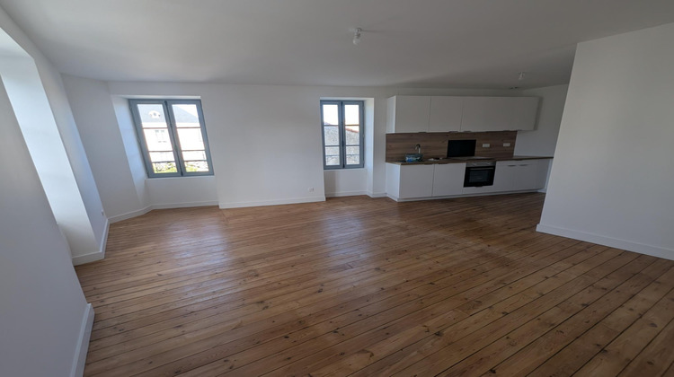 Ma-Cabane - Location Appartement FONTENAY LE COMTE, 42 m²
