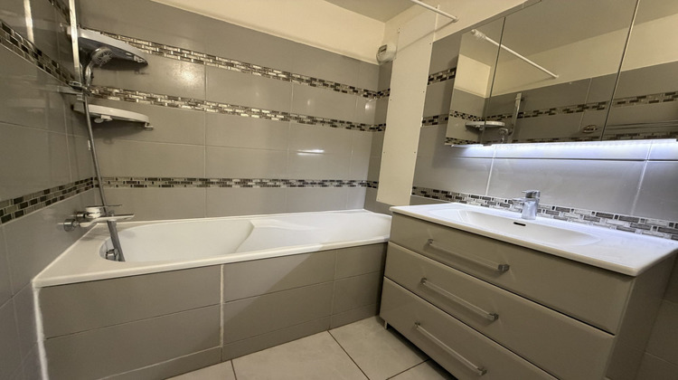 Ma-Cabane - Location Appartement Fontenay-le-Fleury, 67 m²