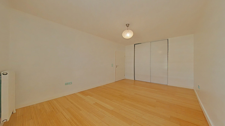 Ma-Cabane - Location Appartement FONTENAY-LE-FLEURY, 64 m²