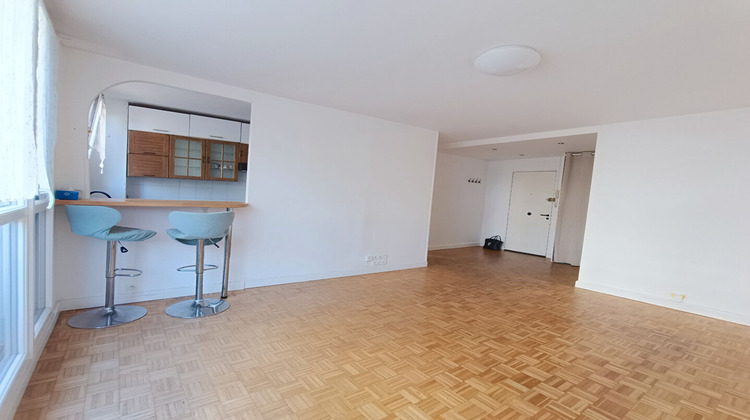 Ma-Cabane - Location Appartement FONTENAY-LE-FLEURY, 70 m²