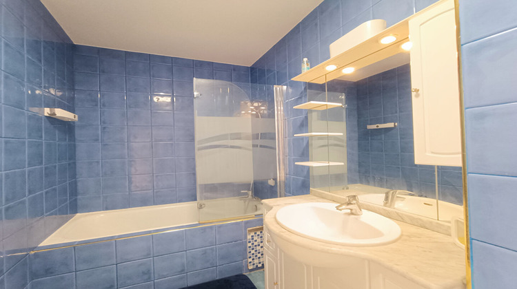 Ma-Cabane - Location Appartement FONTENAY-LE-FLEURY, 70 m²
