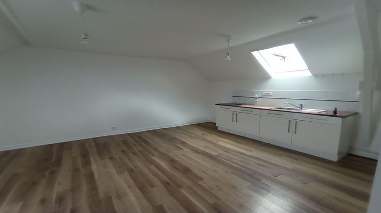 Ma-Cabane - Location Appartement FOUGERES, 45 m²