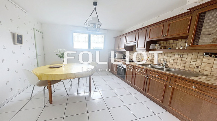 Ma-Cabane - Location Appartement FOUGERES, 82 m²