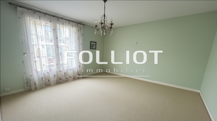 Ma-Cabane - Location Appartement FOUGERES, 82 m²