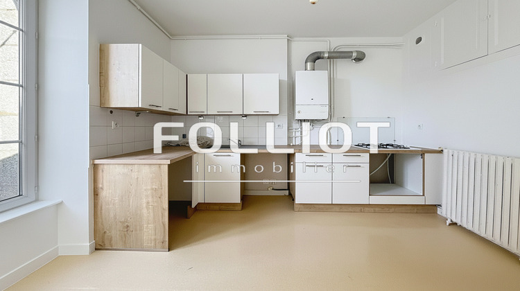 Ma-Cabane - Location Appartement FOUGERES, 83 m²