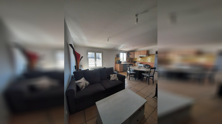 Ma-Cabane - Location Appartement GAREOULT, 65 m²