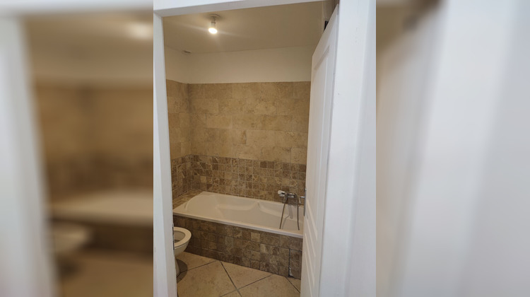Ma-Cabane - Location Appartement GAREOULT, 59 m²