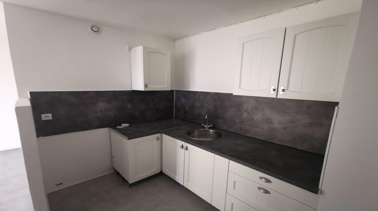 Ma-Cabane - Location Appartement Garons, 34 m²