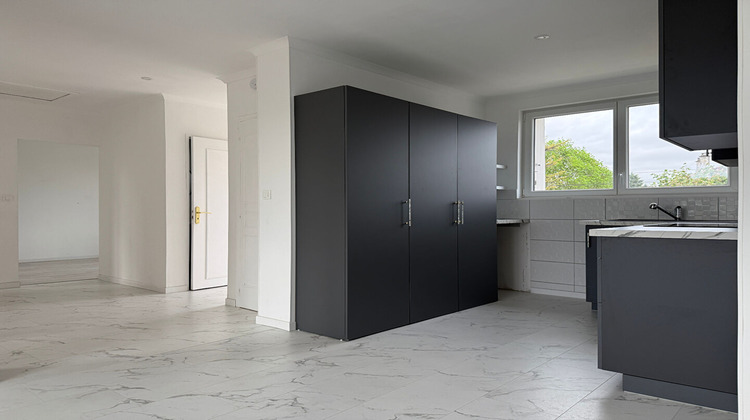 Ma-Cabane - Location Appartement GENCAY, 62 m²