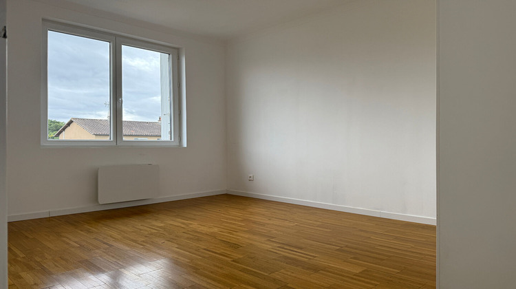 Ma-Cabane - Location Appartement GENCAY, 62 m²