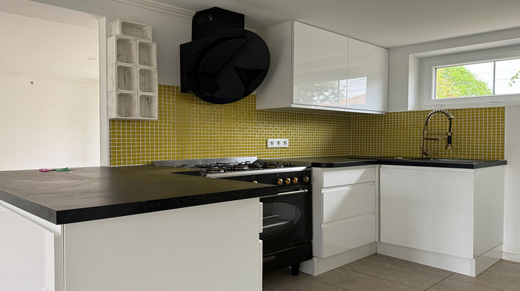 Ma-Cabane - Location Appartement GENCAY, 62 m²
