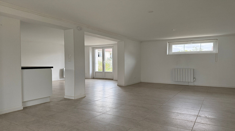 Ma-Cabane - Location Appartement GENCAY, 62 m²