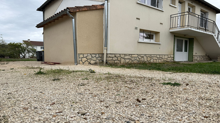 Ma-Cabane - Location Appartement GENCAY, 62 m²