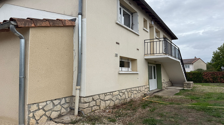 Ma-Cabane - Location Appartement GENCAY, 62 m²