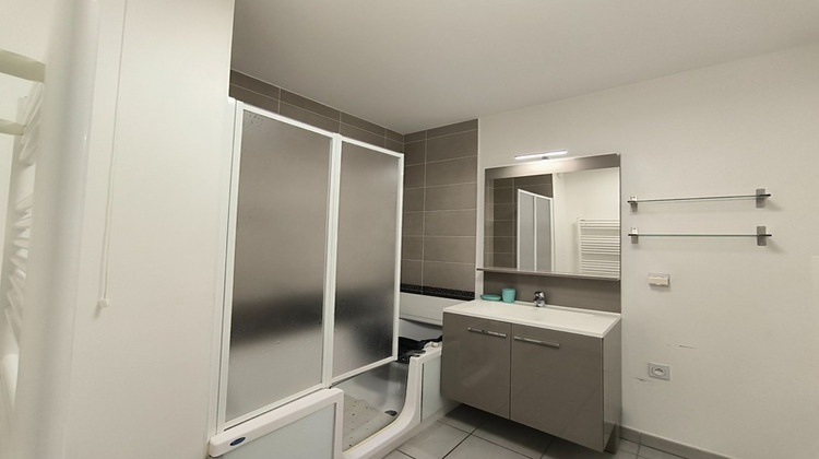 Ma-Cabane - Location Appartement GIVORS, 75 m²