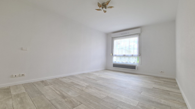 Ma-Cabane - Location Appartement GOLBEY, 48 m²