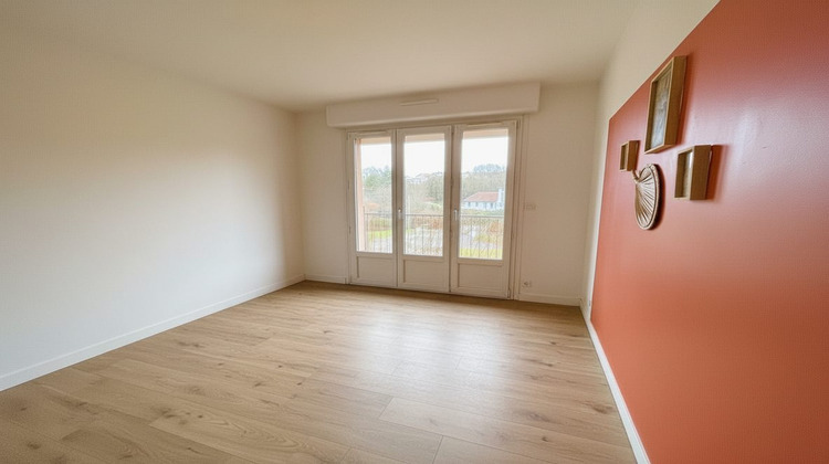 Ma-Cabane - Location Appartement GOLBEY, 55 m²