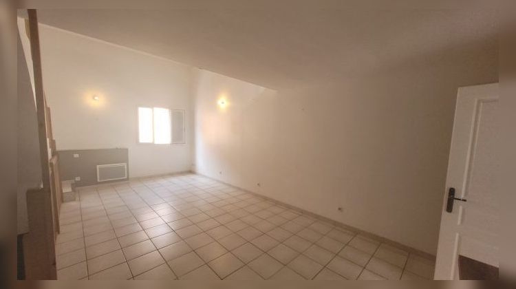 Ma-Cabane - Location Appartement GONFARON, 62 m²