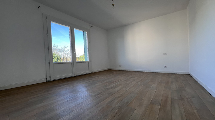 Ma-Cabane - Location Appartement GOURDAN POLIGNAN, 70 m²